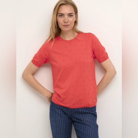 Cream Tops - Cream Coral Knit Top | Size Large